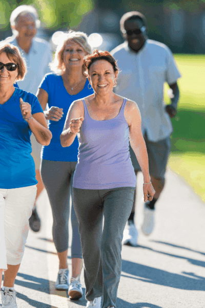 Caminhar é bom para todos, mesmo se você tiver artrite ou dores nas articulações. Pode aliviar os sintomas da artrite e proporcionar outros benefícios à saúde, como aumentar a energia e reduzir o açúcar no sangue.