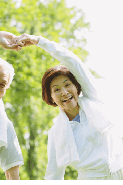 Há coisas simples que você pode fazer para ser a versão mais saudável, ativa e produtiva de si mesmo, enquanto vive mais. Os segredos para viver até os 100 anos ou mais são uma alimentação saudável, atividade física regular e boas escolhas de estilo de vida e viver o melhor da vida saudável. A longevidade não é apenas sobre a ausência de doenças, mas sobre a presença de vitalidade, propósito e alegria.