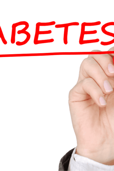 controlar o diabetes exige atenção constante à alimentação. Embora não seja necessário eliminar completamente todos os alimentos considerados “ruins”, é fundamental reduzir o consumo e fazer escolhas mais conscientes. Além disso, incluir alimentos ricos em fibras, proteínas magras e gorduras boas pode ajudar significativamente no controle da glicemia. Dessa forma, é possível manter uma vida saudável e equilibrada. Por fim, vale destacar que cada organismo reage de maneira diferente. Portanto, sempre que possível, consulte um nutricionista ou profissional de saúde para montar um plano alimentar adequado às suas necessidades.
