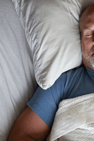 Em resumo, parar de roncar é possível na maioria dos casos, especialmente quando são adotadas medidas simples e consistentes no dia a dia. Embora o ronco possa parecer um problema pequeno, ele pode afetar seriamente a qualidade de vida e a saúde.