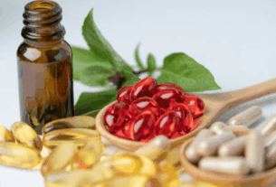 Melhora da saúde cardiovascular Um dos benefícios mais conhecidos da coenzima Q10 está relacionado à saúde do coração. Isso acontece porque o coração é um dos órgãos que mais consome energia no corpo humano. Assim, níveis adequados de CoQ10 ajudam a melhorar a eficiência energética das células cardíacas.