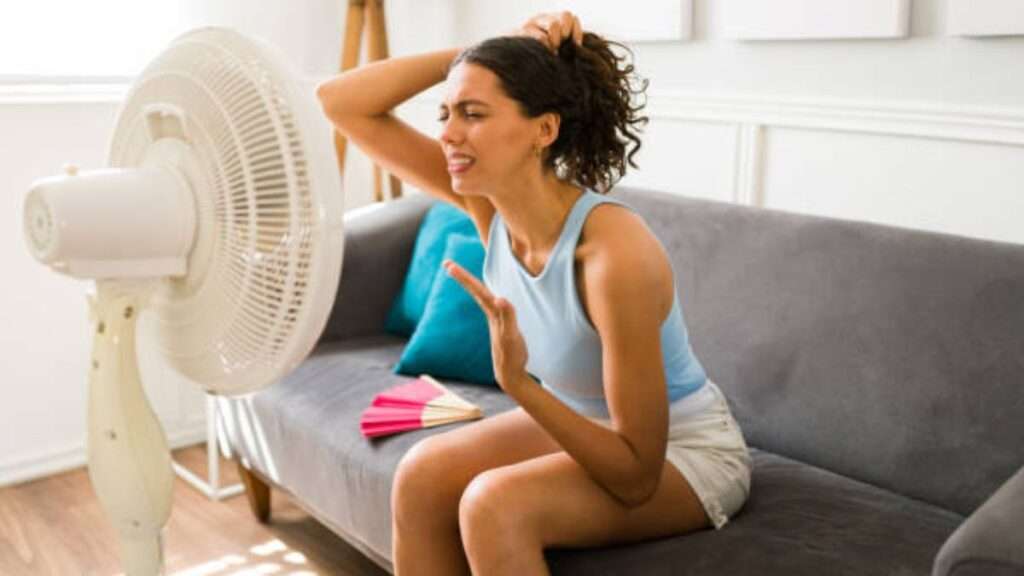 A menopausa é uma fase natural da vida da mulher, marcada pelo fim dos ciclos menstruais e por diversas mudanças hormonais. No entanto, antes que ela aconteça de fato, existe um período de transição conhecido como perimenopausa. Durante essa fase, o corpo começa a enviar sinais de que algo está mudando.