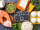 Antes de tudo, é necessário entender o papel desta substância. A vitamina D desempenha funções vitais que vão muito além da saúde óssea. Ela atua na regulação da absorção de cálcio e fósforo, essencial para manter a densidade dos ossos e dentes. Além disso, ela desempenha um papel crítico na modulação do sistema imunitário, na regulação da expressão genética e na função cognitiva.