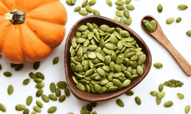 Um Investimento Simples em Você, as sementes de abóbora representam a intersecção perfeita entre custo-benefício e valor nutricional. Em um mundo onde buscamos soluções complexas e tecnológicas, às vezes a resposta está em olhar para trás e valorizar alimentos que nossos ancestrais já consumiam com sabedoria.